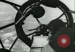 Standbild Deutsche er-111 Bomber blitz England England United Kingdom, 1940, aus Sekunde 53 historischem Filmmaterial Videoclip 65675021936