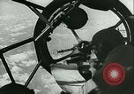 Standbild Deutsche er-111 Bomber blitz England England United Kingdom, 1940, aus Sekunde 56 historischem Filmmaterial Videoclip 65675021936