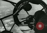 Standbild Deutsche er-111 Bomber blitz England England United Kingdom, 1940, aus Sekunde 57 historischem Filmmaterial Videoclip 65675021936