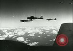 Standbild Deutsche er-111 Bomber blitz England England United Kingdom, 1940, aus Sekunde 58 historischem Filmmaterial Videoclip 65675021936