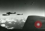 Standbild Deutsche er-111 Bomber blitz England England United Kingdom, 1940, aus Sekunde 61 historischem Filmmaterial Videoclip 65675021936