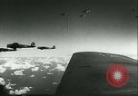 Standbild Deutsche er-111 Bomber blitz England England United Kingdom, 1940, aus Sekunde 62 historischem Filmmaterial Videoclip 65675021936