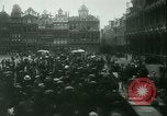 Standbild Das von den Deutschen besetzte Brüssel Belgien Brüssel Belgien, 1940, aus Sekunde 25 historischem Filmmaterial Videoclip 65675021939
