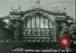 Standbild deutsche Truppen Paris Frankreich, 1940, aus Sekunde 1 historischem Filmmaterial Videoclip 65675021940