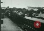 Standbild deutsche Truppen Paris Frankreich, 1940, aus Sekunde 14 historischem Filmmaterial Videoclip 65675021940