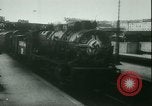 Standbild deutsche Truppen Paris Frankreich, 1940, aus Sekunde 18 historischem Filmmaterial Videoclip 65675021940