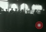 Standbild deutsche Truppen Paris Frankreich, 1940, aus Sekunde 26 historischem Filmmaterial Videoclip 65675021940