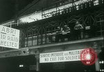 Standbild deutsche Truppen Paris Frankreich, 1940, aus Sekunde 36 historischem Filmmaterial Videoclip 65675021940