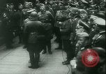 Standbild deutsche Truppen Paris Frankreich, 1940, aus Sekunde 42 historischem Filmmaterial Videoclip 65675021940