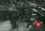Standbild deutsche Truppen Paris Frankreich, 1940, aus Sekunde 44 historischem Filmmaterial Videoclip 65675021940