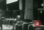 Standbild deutsche Truppen Paris Frankreich, 1940, aus Sekunde 53 historischem Filmmaterial Videoclip 65675021940