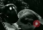 Standbild Lysergic acid diethylamide United States USA, 1967, aus Sekunde 29 historischem Filmmaterial Videoclip 65675021948