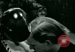 Standbild Lysergic acid diethylamide United States USA, 1967, aus Sekunde 30 historischem Filmmaterial Videoclip 65675021948
