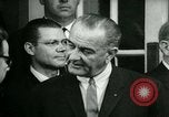 Standbild Präsident Lyndon Johnson bei Glassboro Gipfel Glassboro New Jersey USA, 1966, aus Sekunde 17 historischem Filmmaterial Videoclip 65675021949