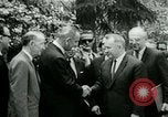 Standbild Präsident Lyndon Johnson bei Glassboro Gipfel Glassboro New Jersey USA, 1966, aus Sekunde 36 historischem Filmmaterial Videoclip 65675021949