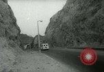 Image British Royal Marines bouclage cratère canton Aden au Yémen, 1966, de la seconde 29 séquences d'archives historiques vidéo 65675021952