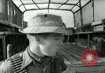 Image British Royal Marines bouclage cratère canton Aden au Yémen, 1966, de la seconde 34 séquences d'archives historiques vidéo 65675021952