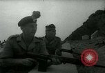 Image British Royal Marines bouclage cratère canton Aden au Yémen, 1966, de la seconde 37 séquences d'archives historiques vidéo 65675021952