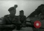 Image British Royal Marines bouclage cratère canton Aden au Yémen, 1966, de la seconde 38 séquences d'archives historiques vidéo 65675021952