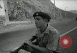 Image British Royal Marines bouclage cratère canton Aden au Yémen, 1966, de la seconde 41 séquences d'archives historiques vidéo 65675021952