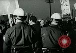 Image anti-guerre du Vietnam la démonstration Los Angeles California USA, 1967, de la seconde 14 séquences d'archives historiques vidéo 65675021954
