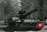 Image 'armée suédoise démontrant canon à capacité nucléaire Suède, 1966, de la seconde 23 séquences d'archives historiques vidéo 65675021955