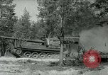Image 'armée suédoise démontrant canon à capacité nucléaire Suède, 1966, de la seconde 60 séquences d'archives historiques vidéo 65675021955