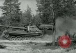 Image 'armée suédoise démontrant canon à capacité nucléaire Suède, 1966, de la seconde 61 séquences d'archives historiques vidéo 65675021955