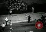 Immagine di Jim Ryun rompere il record mondiale di miglio Bakersfield California USA, 1967, secondo 19 filmato di repertorio 65675021956