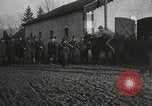 Immagine di Stati Uniti truppe rodeo Francia, 1918, secondo 22 filmato di repertorio 65675021964