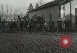 Immagine di Stati Uniti truppe rodeo Francia, 1918, secondo 24 filmato di repertorio 65675021964