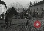 Immagine di Stati Uniti truppe rodeo Francia, 1918, secondo 39 filmato di repertorio 65675021964