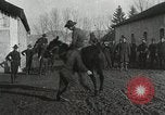 Immagine di Stati Uniti truppe rodeo Francia, 1918, secondo 41 filmato di repertorio 65675021964