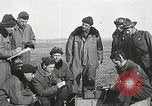 Standbild USA airmen Frankreich, 1918, aus Sekunde 18 historischem Filmmaterial Videoclip 65675021966