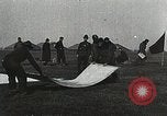 Standbild USA airmen Frankreich, 1918, aus Sekunde 27 historischem Filmmaterial Videoclip 65675021966