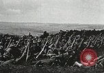 Standbild USA Soldaten Frankreich, 1918, aus Sekunde 27 historischem Filmmaterial Videoclip 65675021968