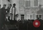 Standbild Taufe Ritus Frankreich, 1918, aus Sekunde 37 historischem Filmmaterial Videoclip 65675021970