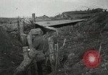 Standbild United States Army Soldaten Frankreich, 1918, aus Sekunde 62 historischem Filmmaterial Videoclip 65675021971