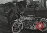 Standbild USA Kavallerie Frankreich, 1918, aus Sekunde 10 historischem Filmmaterial Videoclip 65675021972