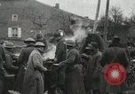 Standbild USA Soldaten Frankreich, 1918, aus Sekunde 11 historischem Filmmaterial Videoclip 65675021973