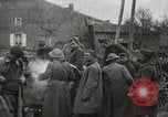 Standbild USA Soldaten Frankreich, 1918, aus Sekunde 17 historischem Filmmaterial Videoclip 65675021973