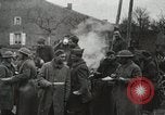 Standbild USA Soldaten Frankreich, 1918, aus Sekunde 22 historischem Filmmaterial Videoclip 65675021973