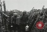 Standbild USA Soldaten Frankreich, 1918, aus Sekunde 33 historischem Filmmaterial Videoclip 65675021973