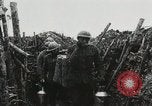 Standbild USA Soldaten Frankreich, 1918, aus Sekunde 34 historischem Filmmaterial Videoclip 65675021973
