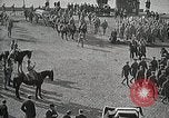Standbild American unbekannten Soldaten geehrt in Frankreich und transportiert nach Amerika Frankreich, 1921, aus Sekunde 16 historischem Filmmaterial Videoclip 65675021987