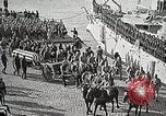 Standbild American unbekannten Soldaten geehrt in Frankreich und transportiert nach Amerika Frankreich, 1921, aus Sekunde 32 historischem Filmmaterial Videoclip 65675021987