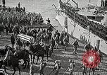 Standbild American unbekannten Soldaten geehrt in Frankreich und transportiert nach Amerika Frankreich, 1921, aus Sekunde 38 historischem Filmmaterial Videoclip 65675021987