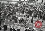 Standbild American unbekannten Soldaten geehrt in Frankreich und transportiert nach Amerika Frankreich, 1921, aus Sekunde 41 historischem Filmmaterial Videoclip 65675021987