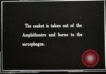 Standbild ersten Bestattung Zeremonie am Grab des Unbekannten Soldaten Arlington Virginia USA, 1921, aus Sekunde 6 historischem Filmmaterial Videoclip 65675021991
