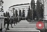 Standbild ersten Bestattung Zeremonie am Grab des Unbekannten Soldaten Arlington Virginia USA, 1921, aus Sekunde 26 historischem Filmmaterial Videoclip 65675021991